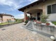 Villa immersa nel verde 5