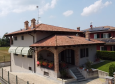 Villa immersa nel verde 8